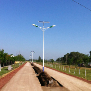 阿坝农村太阳能路灯安装
