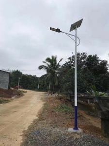 新龙农村太阳能路灯工程安装